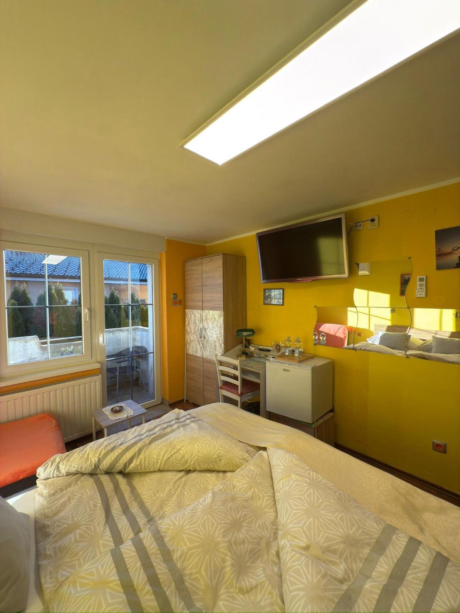 Sobe-Apartma Marburgo Esterno foto
