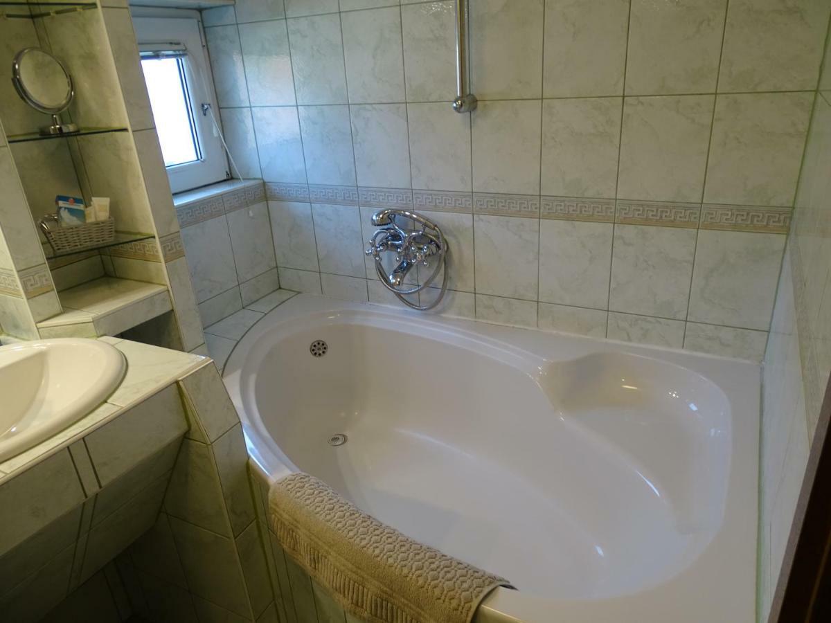 Sobe-Apartma Marburgo Esterno foto